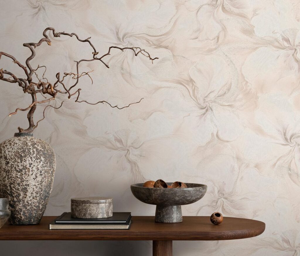 Non-woven vinyl wallpaper in pink with decorative motifs