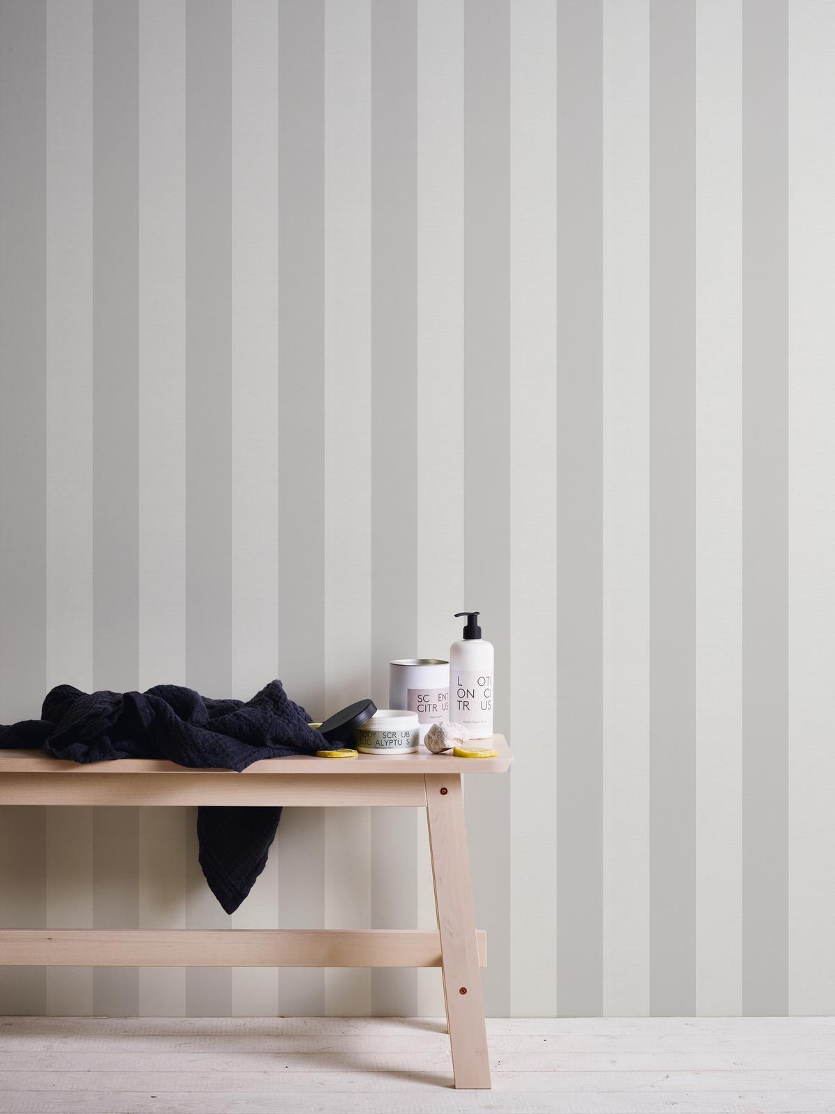 314031_1 Gray non-woven vinyl wallpaper with elegant texture