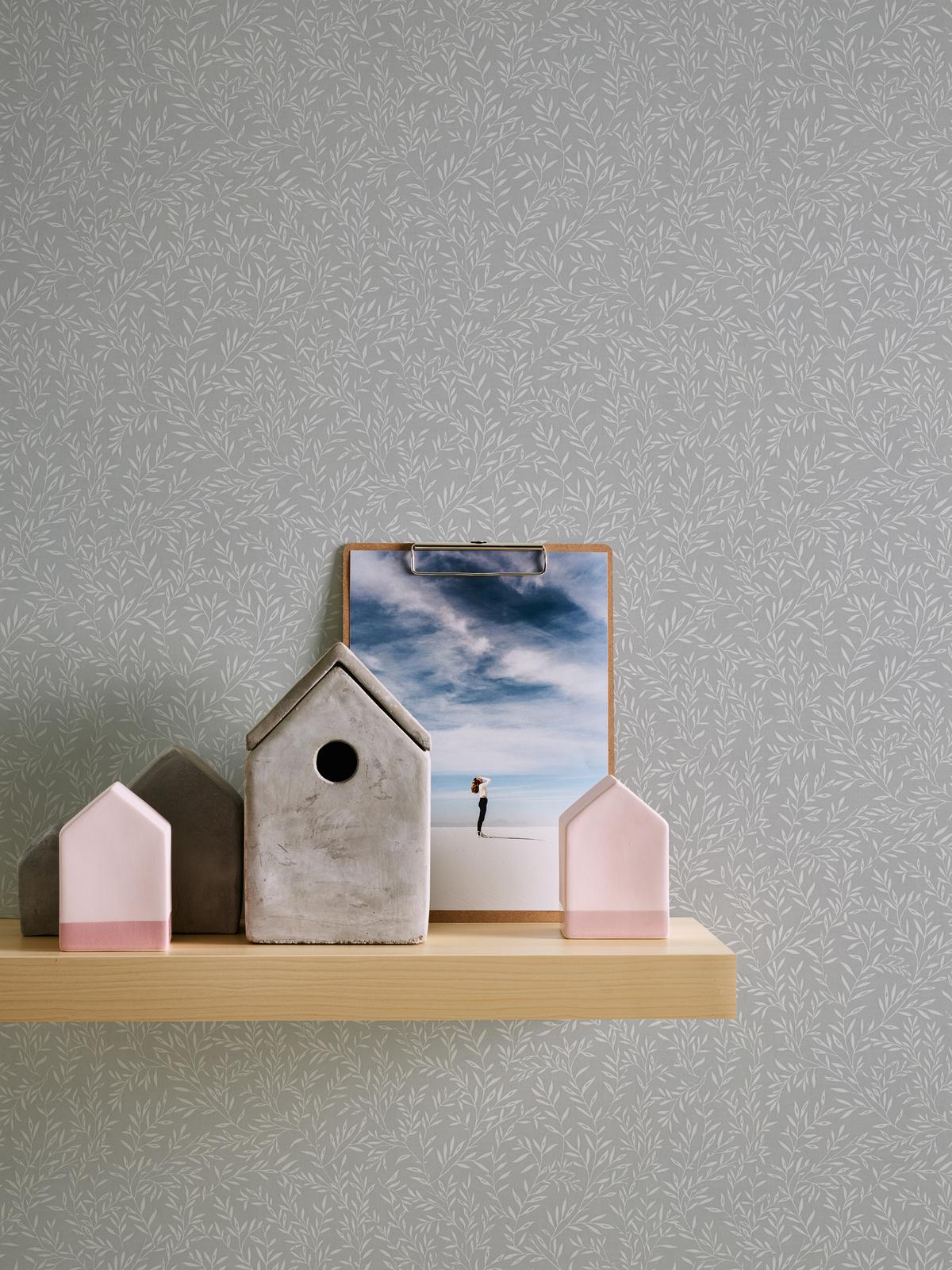 390734_1 Gray non-woven vinyl wallpaper with offset match pattern