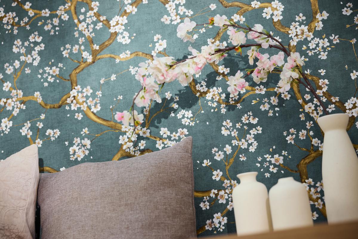 781994_1 Blue non-woven wallpaper with vinyl surface