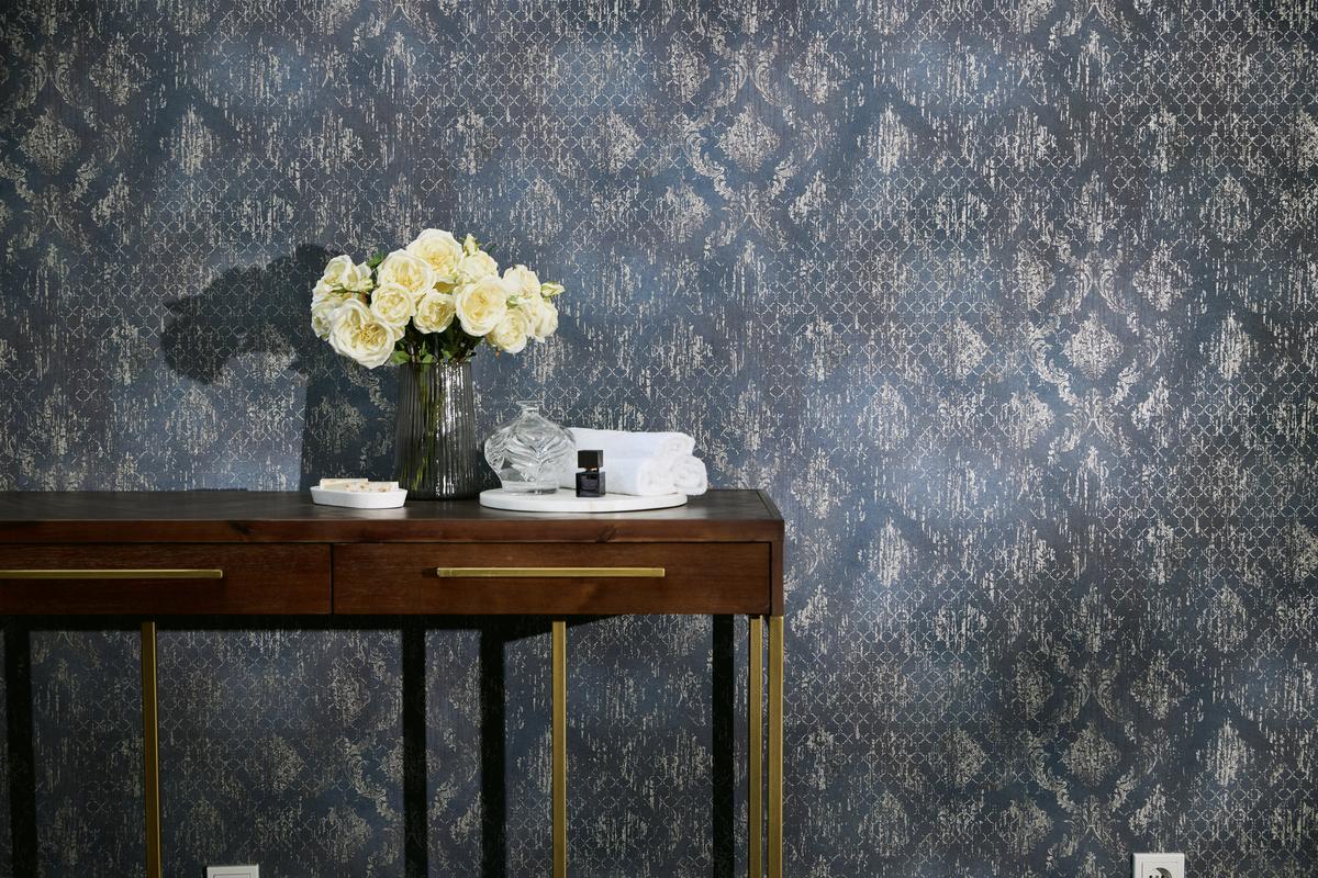 786724_1 Blue non-woven vinyl wallpaper with offset pattern